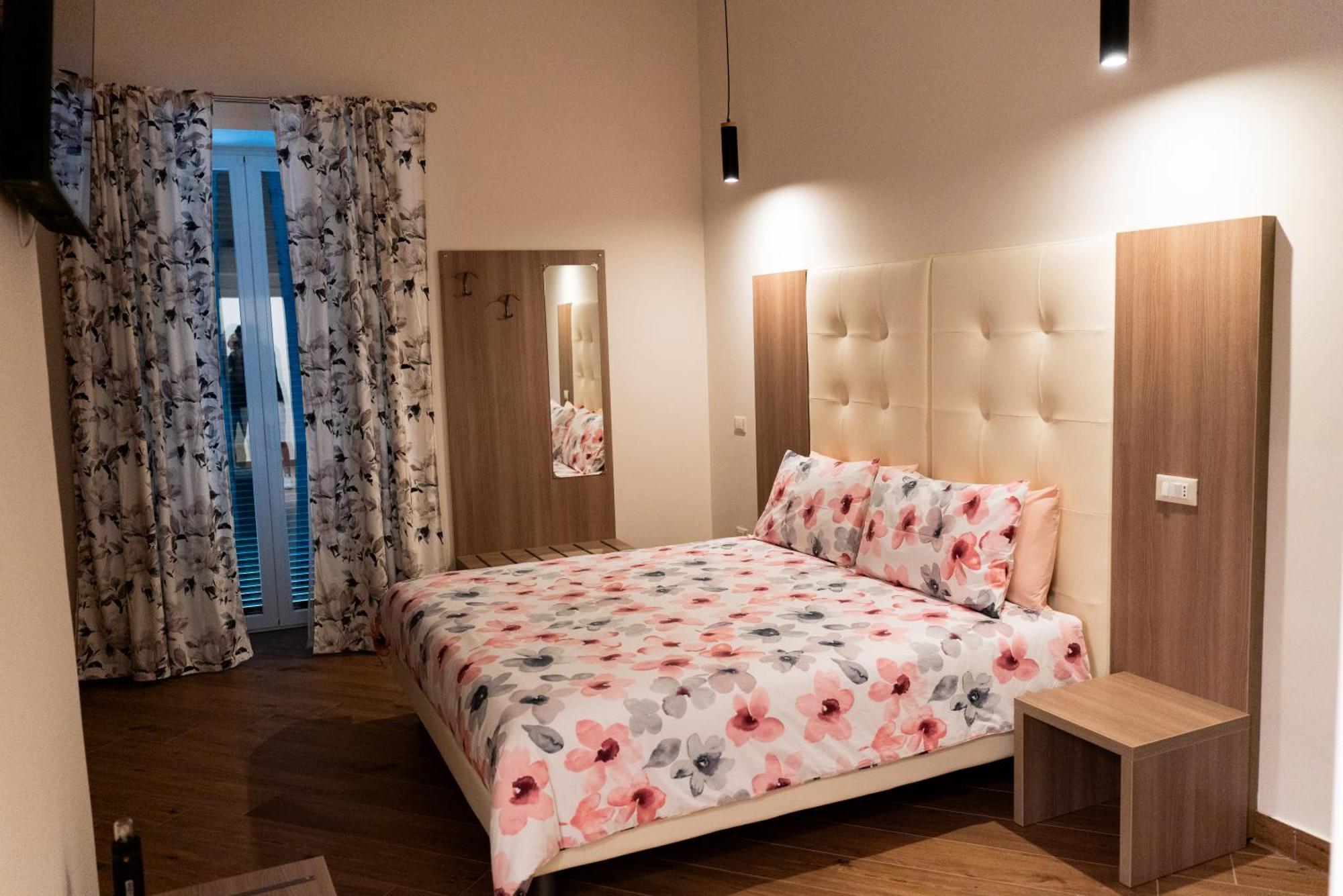 Foria 143 Hotell Napoli Eksteriør bilde